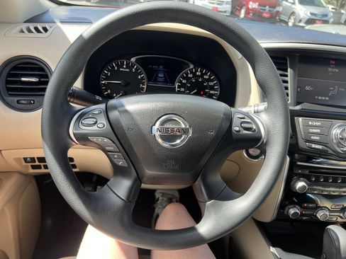 Used 2017 Nissan Pathfinder S AWD/4WD image 17