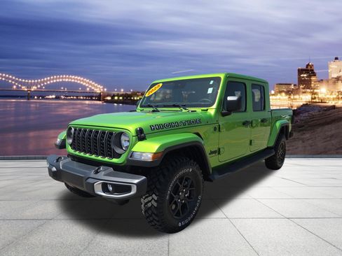 Used 2025 Jeep Gladiator Sport AWD/4WD image 1