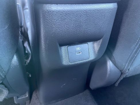 Used 2025 Nissan Versa SV image 22