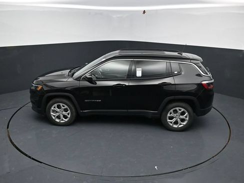 Used 2024 Jeep Compass Latitude AWD/4WD image 14