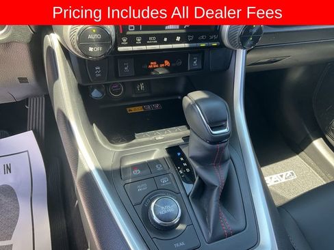 Used 2025 Toyota RAV4 XSE AWD/4WD image 11