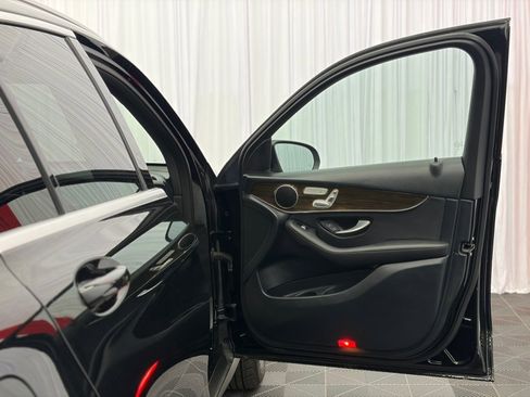 Used 2020 Mercedes-Benz GLC 300 4MATIC image 15