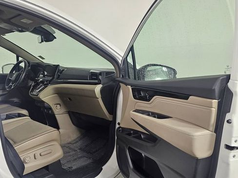 Used 2023 Honda Odyssey Elite image 15