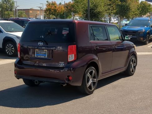 Used 2014 Scion xB FWD image 5