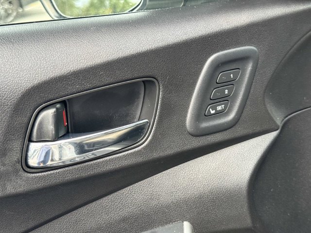 Used 2016 Honda CR-V Touring image 17