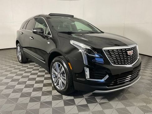 Used 2024 Cadillac XT5 Premium Luxury w/ Technology Package FWD image 3