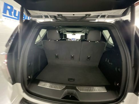 Used 2021 Chevrolet Tahoe Z71 w/ Z71 Signature Package image 26