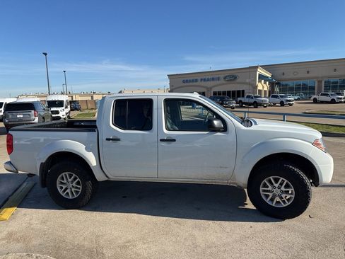 Used 2016 Nissan Frontier SV w/ SV Value Truck Package image 16