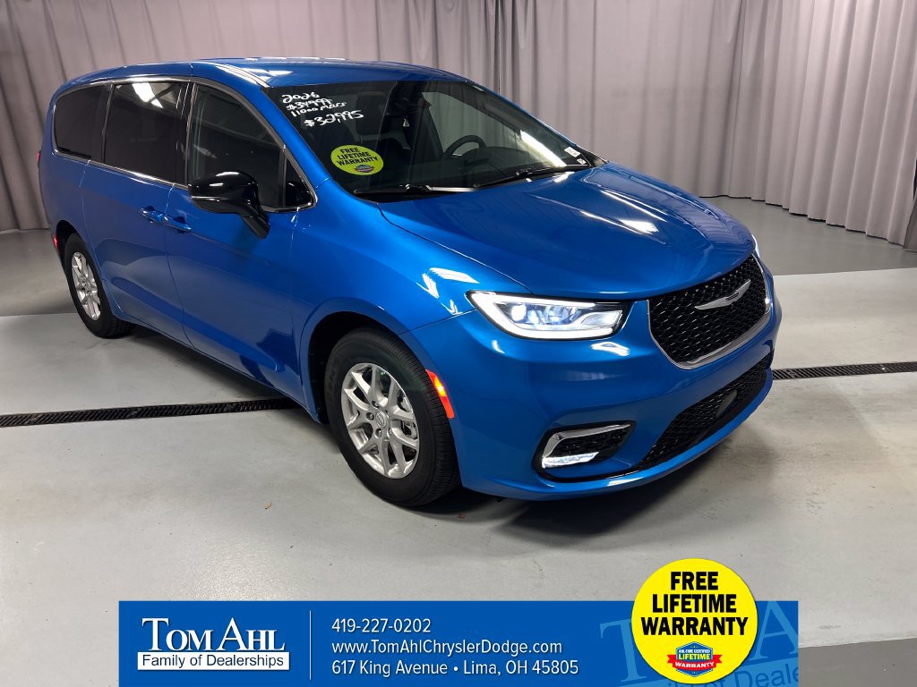 Used 2026 Chrysler Pacifica Select FWD 360° Tour
