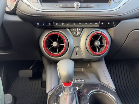 Used 2025 Chevrolet Blazer RS w/ Enhanced Convenience Package image 23