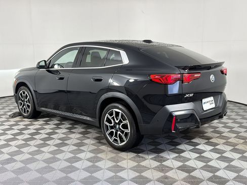 Used 2025 BMW X2 xDrive28i AWD/4WD image 3