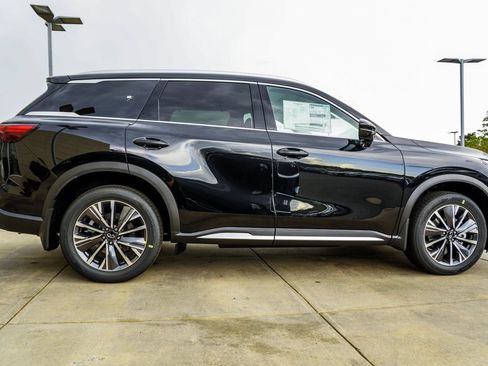 Certified 2026 INFINITI QX60 Luxe w/ Family Package AWD/4WD image 6