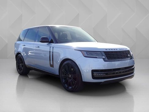 Used 2024 Land Rover Range Rover SE image 7