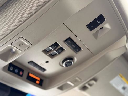 Used 2018 Cadillac Escalade ESV Luxury image 17