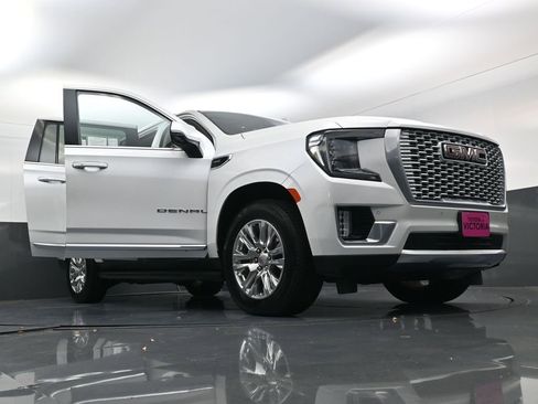 Used 2022 GMC Yukon XL Denali AWD/4WD image 26
