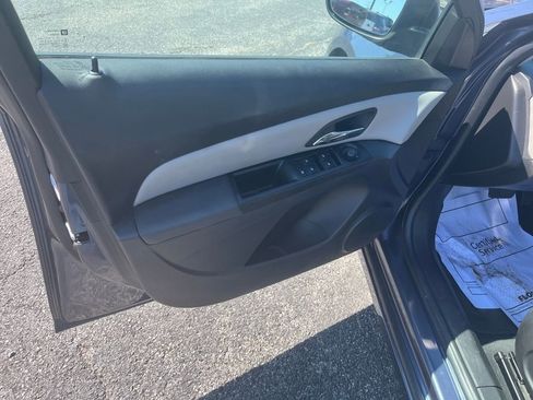 Used 2014 Chevrolet Cruze LS image 18