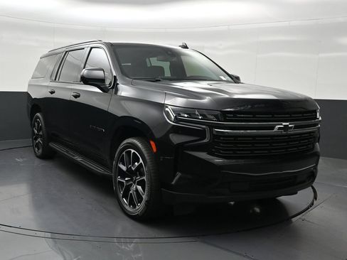 Used 2021 Chevrolet Suburban RST w/ Rear Media and Nav Package RWD image 8