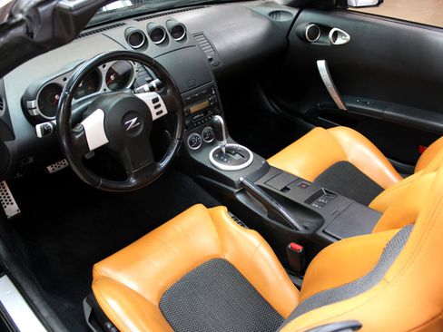Used 2004 Nissan 350Z Touring image 5