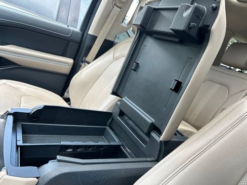 Used 2024 Ford Expedition Limited RWD image 38