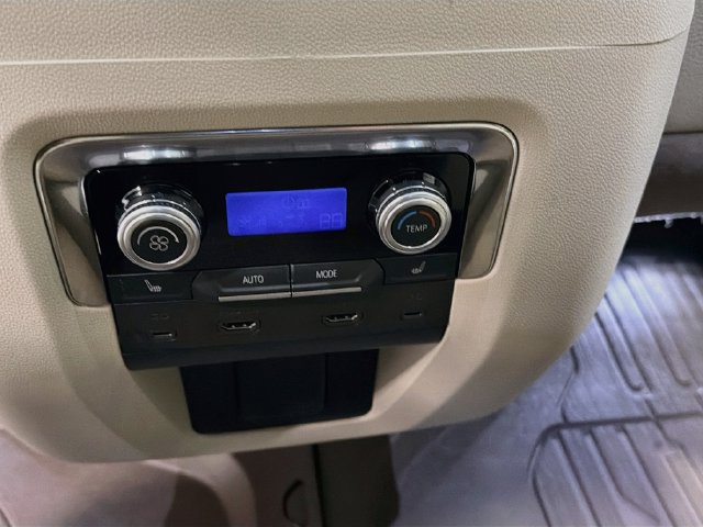 Used 2025 GMC Yukon XL Denali w/ Denali Reserve Package AWD/4WD image 24