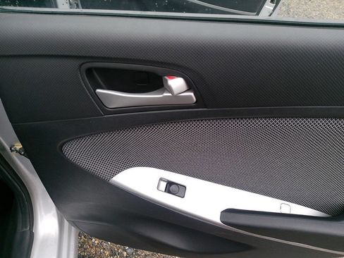 Used 2012 Hyundai Accent GS FWD image 32