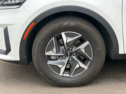 Certified 2022 Kia Sorento S FWD image 6