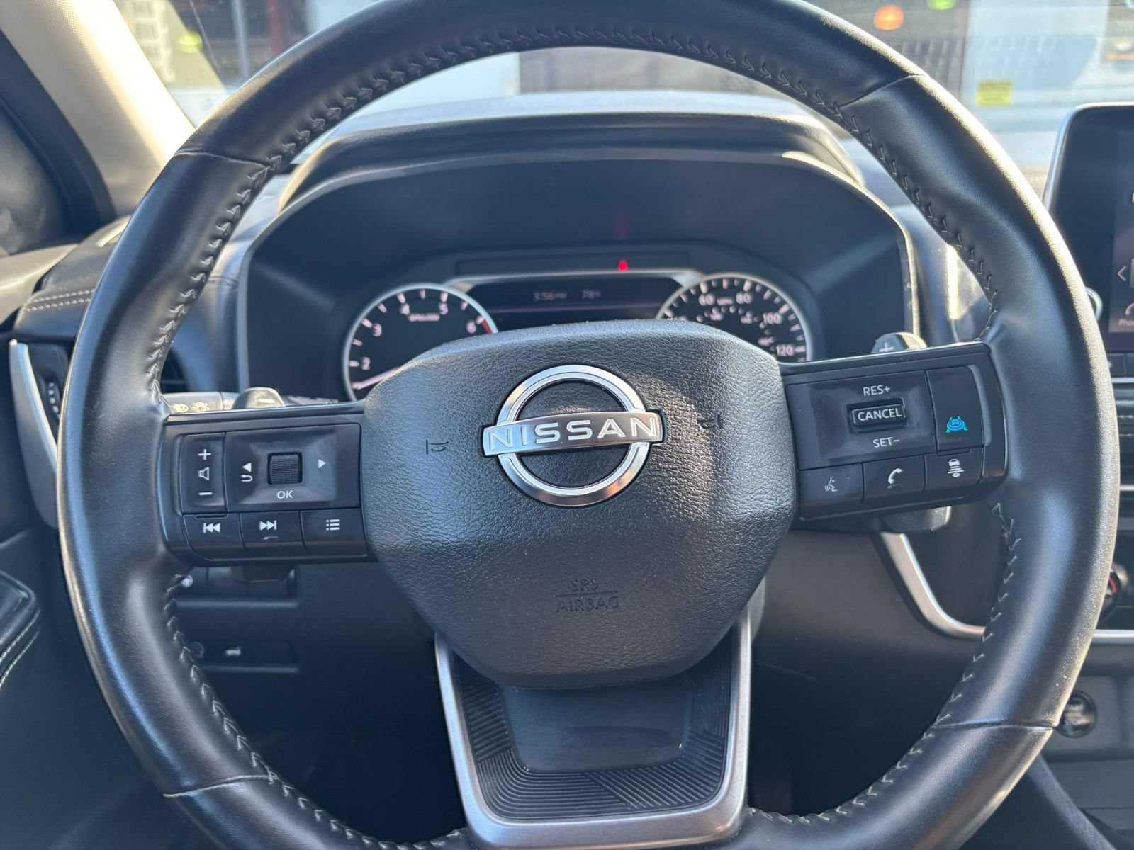 Used 2025 Nissan Rogue SV FWD image 29