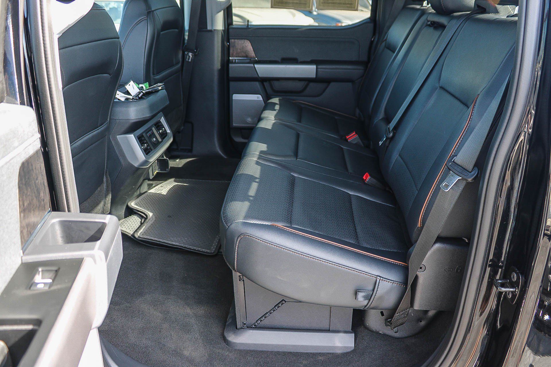Used 2025 Ford F250 Lariat AWD/4WD image 19