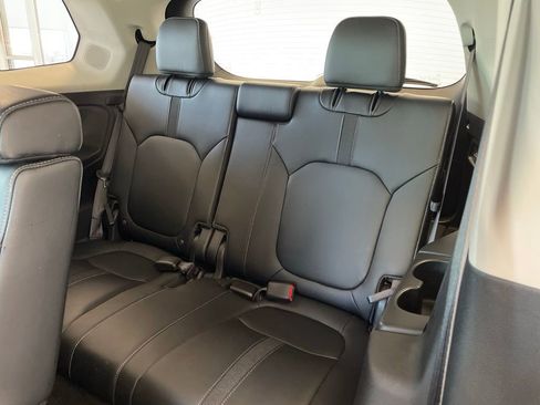 Used 2025 Honda Pilot Touring image 15