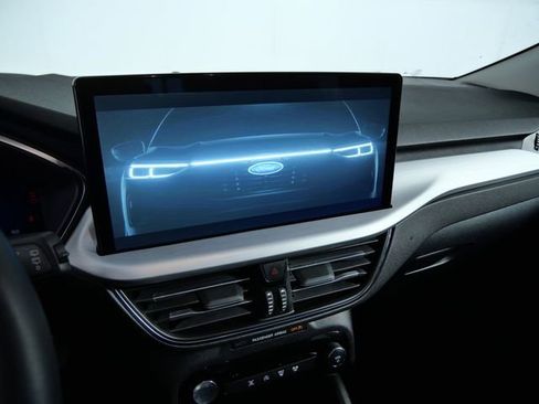 Certified 2025 Ford Escape Platinum AWD/4WD image 18