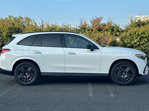 New 2026 Mercedes-Benz GLC 300 4MATIC image 2