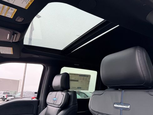 New 2026 Ford F250 Platinum w/ FX4 Off-Road Package image 32