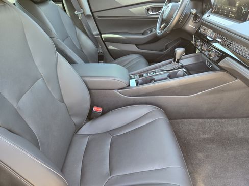 Used 2024 Honda Accord EX-L image 10