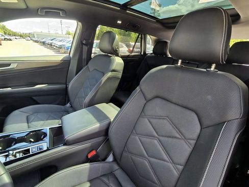 Used 2025 Volkswagen Atlas Cross Sport SE AWD/4WD image 31