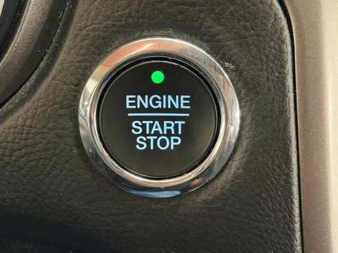 Used 2019 Ford Fusion SE FWD image 29