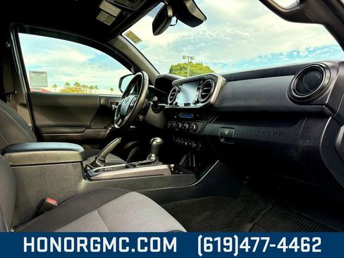 Used 2020 Toyota Tacoma TRD Off-Road image 24