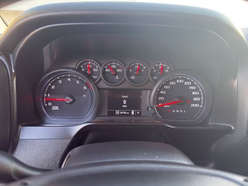 Used 2021 GMC Sierra 1500 4x4 Crew Cab w/ Sierra Value Package image 17