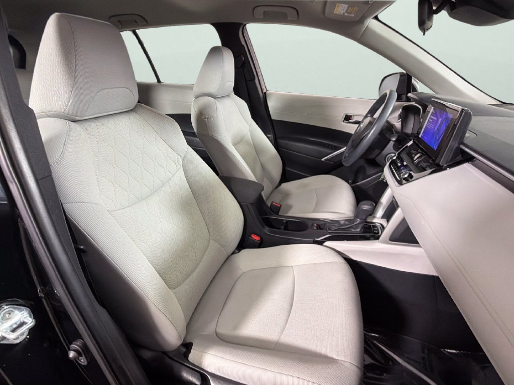 Used 2023 Toyota Corolla Cross L FWD image 32