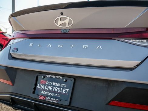 Used 2025 Hyundai Elantra Sport FWD image 11