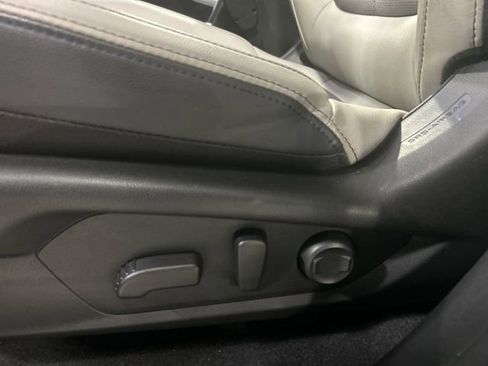 Used 2025 Subaru Forester Limited image 11