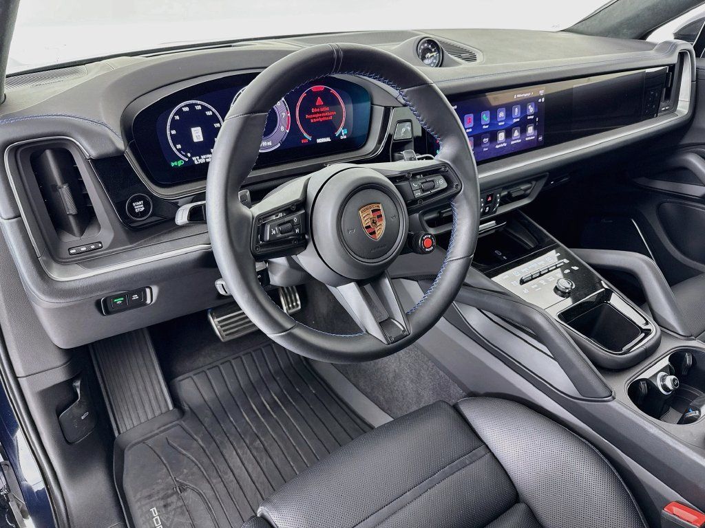 Certified 2026 Porsche Cayenne Turbo GT AWD/4WD image 4