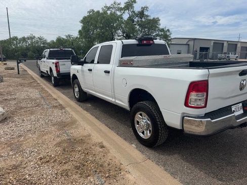 Used 2023 RAM 2500 Tradesman w/ Chrome Appearance Group AWD/4WD image 3