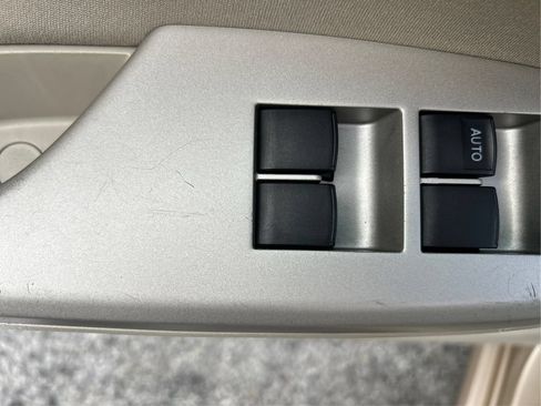 Used 2011 Toyota Corolla LE FWD image 44