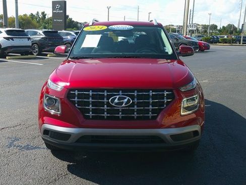 Certified 2024 Hyundai Venue SEL image 16