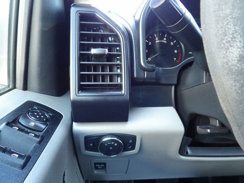 Used 2019 Ford F150 XL w/ Equipment Group 101A Mid AWD/4WD image 19