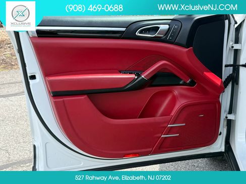 Used 2017 Porsche Cayenne AWD/4WD image 7