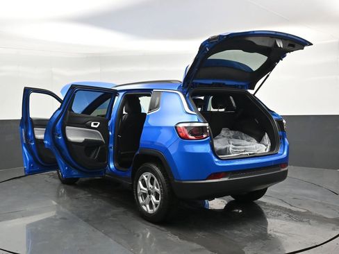 New 2025 Jeep Compass Latitude image 54