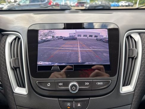 Used 2022 Chevrolet Malibu LS image 31