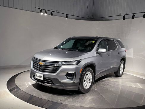 Used 2023 Chevrolet Traverse LS w/ Safety Package image 8