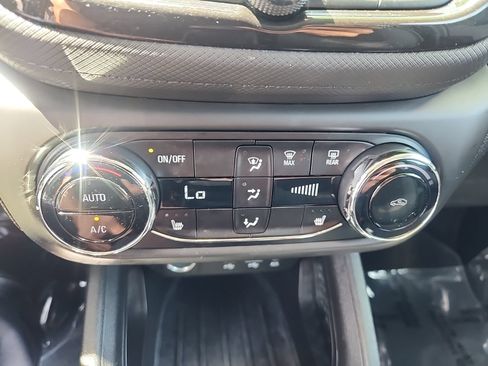 Used 2021 Chevrolet TrailBlazer LT w/ Sun and Liftgate Package FWD image 25